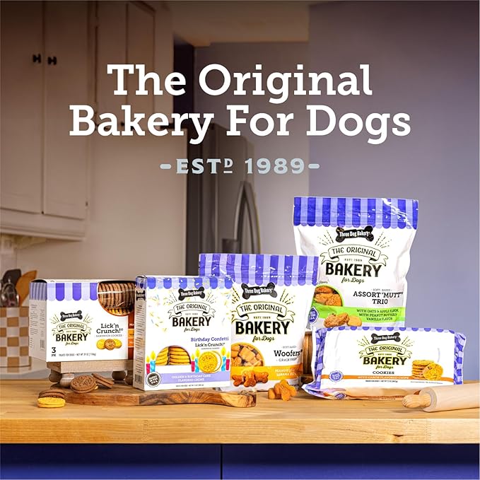 Three Dog Bakery Soft and Chewy Super Rewards with Superfoods Dog Treats, Low Calorie Dog Training Treats for Dogs, Blueberry Cobbler Flavor, 5 Ounce Resealable Bag