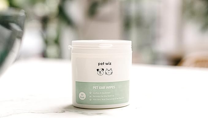 pet wiz Ear Wipes for Dogs & Cats. Clean, Soothe & Deodorise with Natural Active Ingredients Aloe Vera, Witch Hazel, Tea Tree Oil and Blue Chamomile Extract.