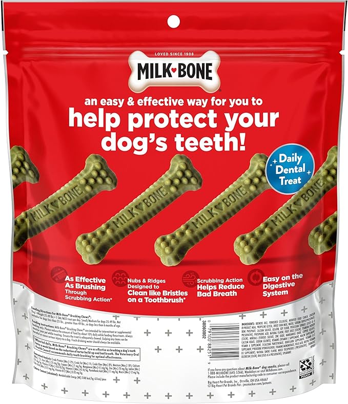 Milk-Bone Fresh Breath Brushing Chews, 25 Small/Medium Daily Dental Dog Treats Scrubbing Action Helps Clean Teeth