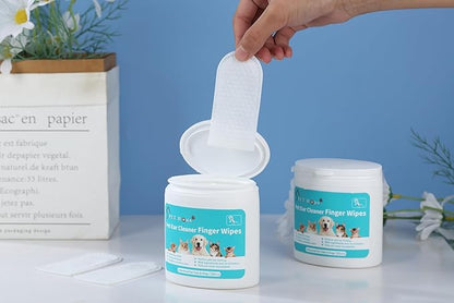 Dog Ear Wipes.Ear Cleansing Finger Wipes for Cats & Rabbit | Sooths & Deodorizes |Grooming Kit Care for Pets Ears. 50 Disposable Wipes.