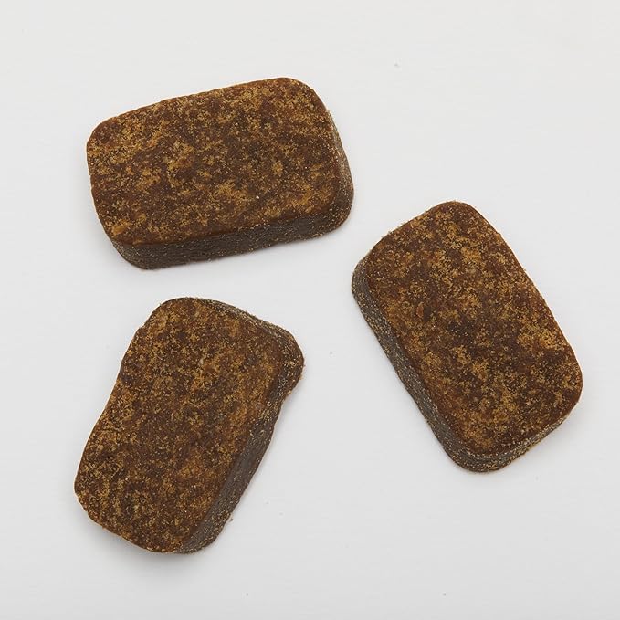 Advanced Omega Skin & Coat Support for Dogs. with Omega Fatty Acids, Salmon Oil, Flaxseed, and Vitamin E. Easily Digestible, Great Vegetable Flavor. Perfect for Your Pampered Pet (70 Chews)